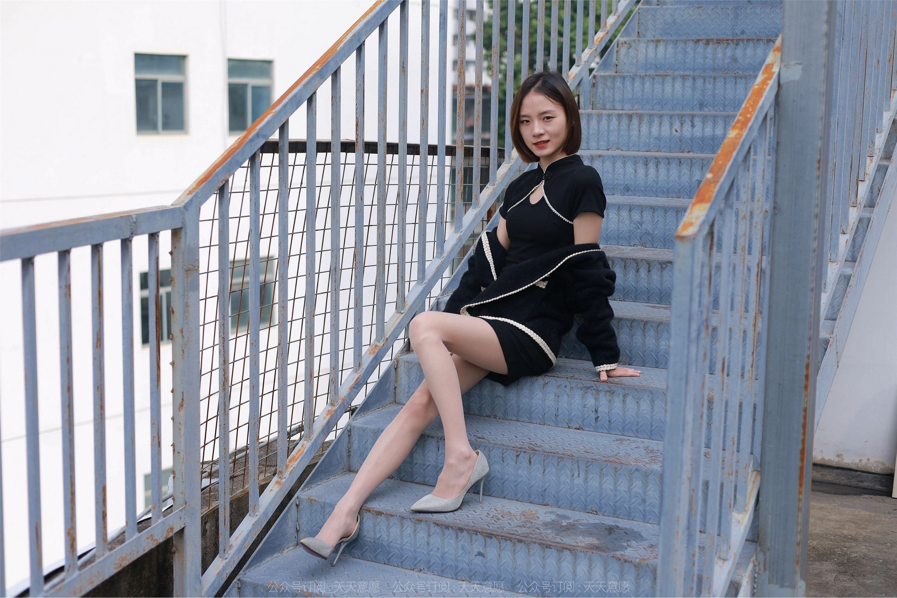 IESS异思趣向  2022.01.30 丝享家994：小六《黑色旗袍肉色丝》